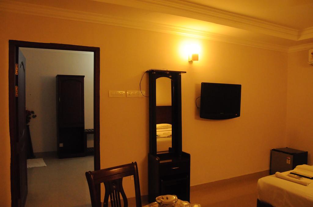 Hotel Queen Palace Rameshwaram Room photo