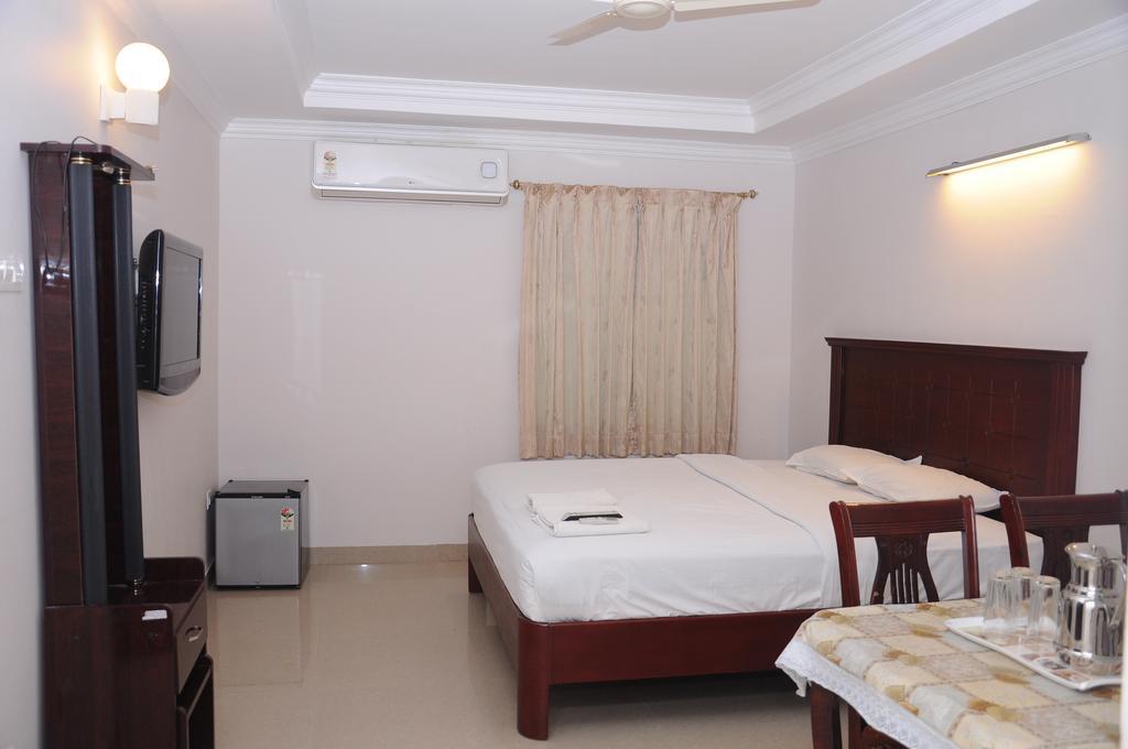 Hotel Queen Palace Rameshwaram Exterior photo