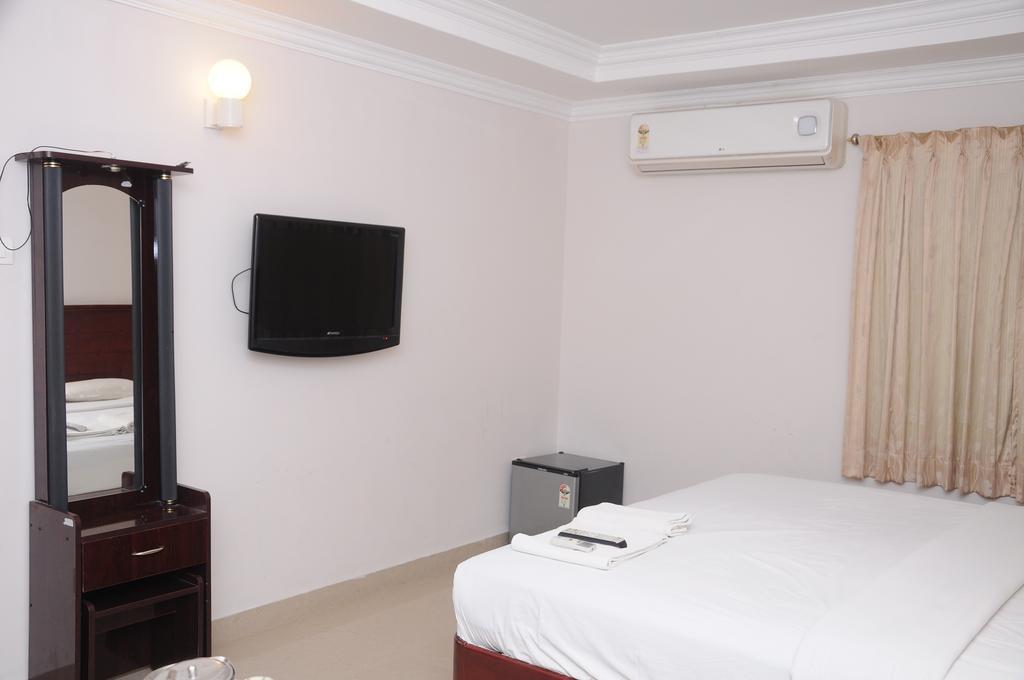 Hotel Queen Palace Rameshwaram Room photo