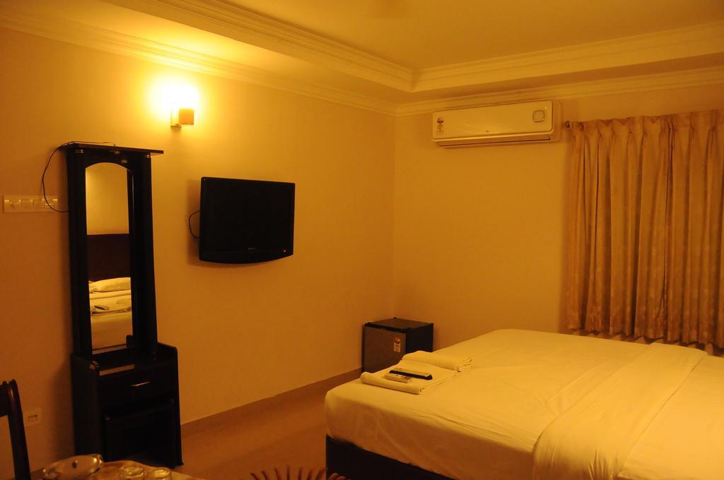 Hotel Queen Palace Rameshwaram Room photo